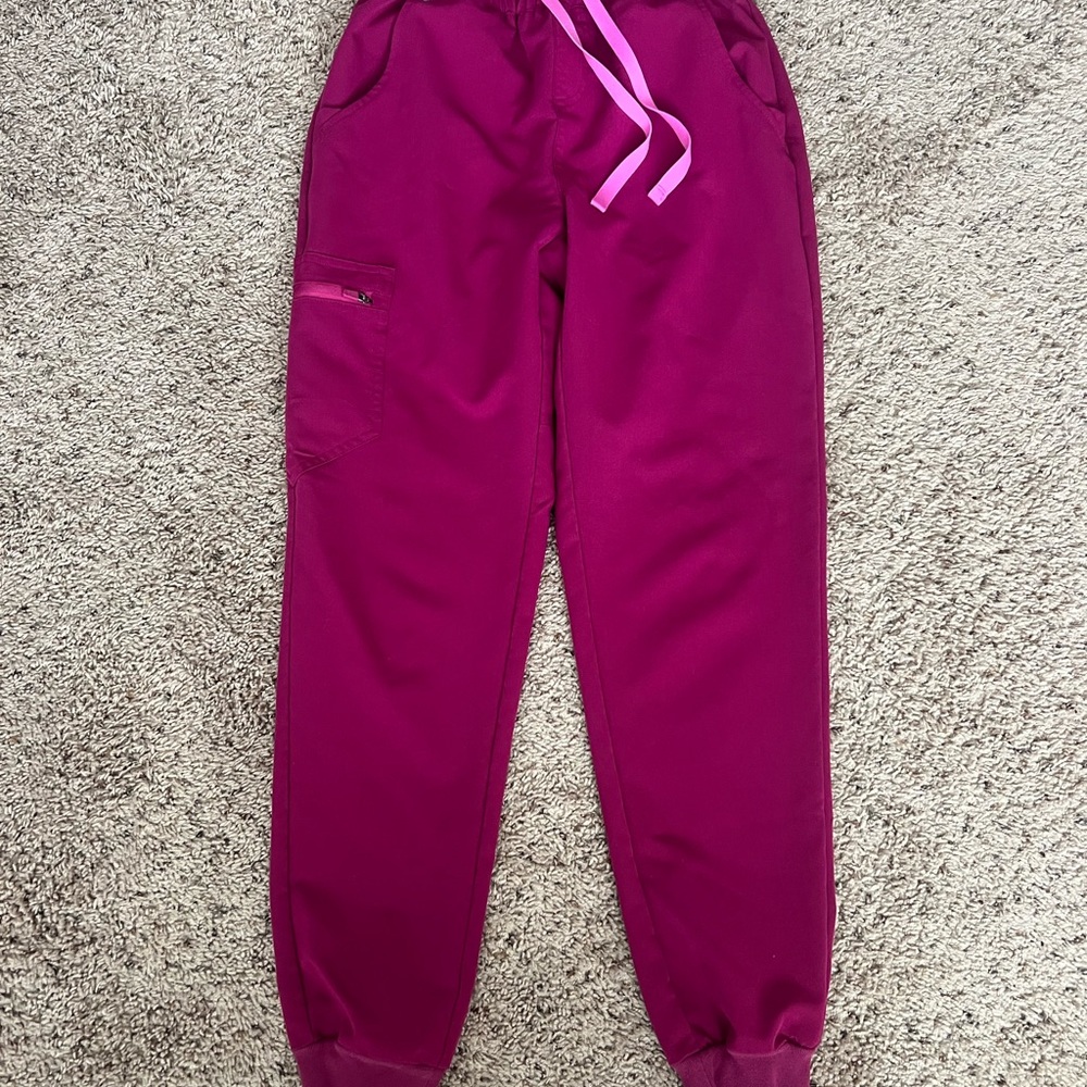 Figs Scrub Set - Berry - XS Top XS Bottom - Picture 2 of 6